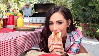 Hot 4K porn - Jaye Summers Gets Fucked on a Bench for free on TREXPORN.NET