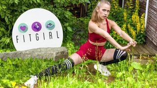 Hot 4K porn - Blonde Teen Nika Murr Gets Bendy in the Fresh Air for free on TREXPORN.NET