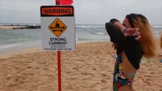 Hot 4K porn - Beach slut Aria Skye gets fingered till she squirts for free on TREXPORN.NET